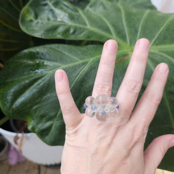 Bubble Ring / Vintage Lucite Plastic Huge Mod Bubble Cocktail Ring - Picture 3 of 10